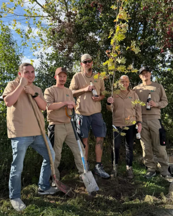 Baumpflanz-Challange bei Mainleus Invest